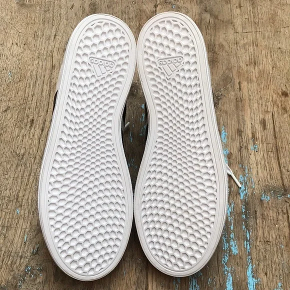 Adidas NEW WITH TAGS High-Top Sneakers Classic Mid Bravada 2.0 Cloudfoam Comfort - Picture 6 of 12